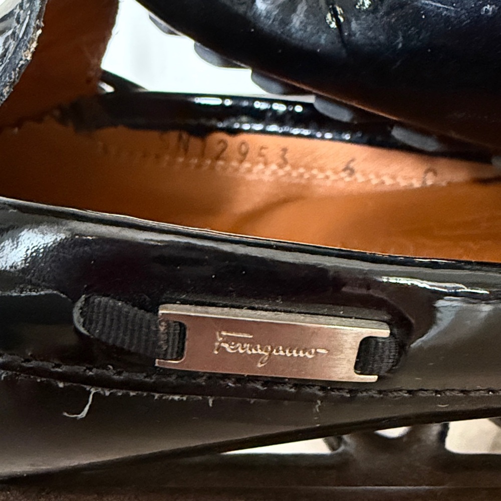 Ferragamo Salvatore Rare Loafers Black Patent Leather Size 6C
Made in Italy - Picture 6 of 6